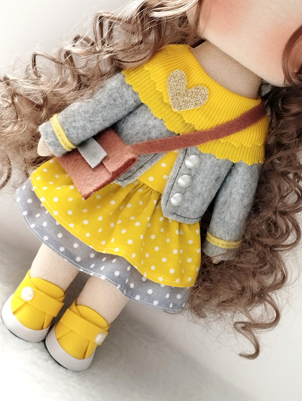 نمای کامل عروسک روسی طوسی زرد ۳۰ سانتی - بهارک